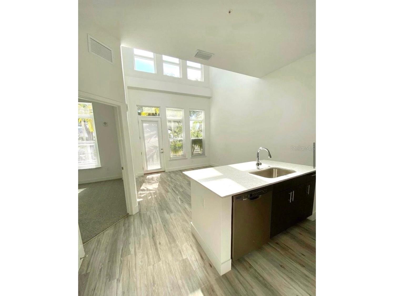 1659 2nd Street Sarasota FL 34236 A4684020 image14