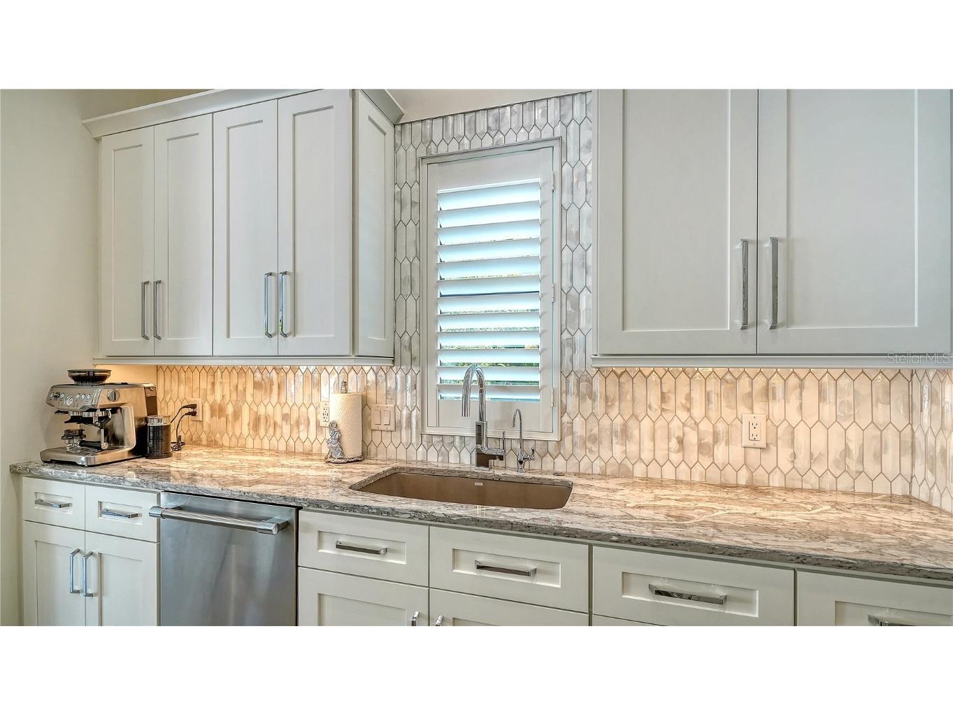 1659 Devonshire Lane Sarasota FL 34236 A4673505 image15