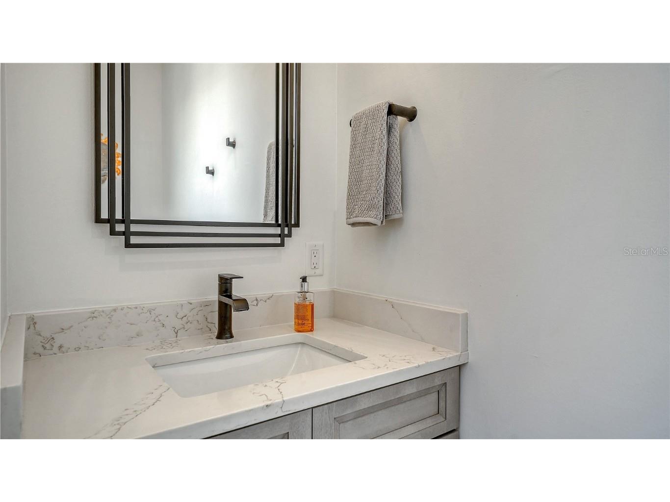 1659 Devonshire Lane Sarasota FL 34236 A4673505 image30