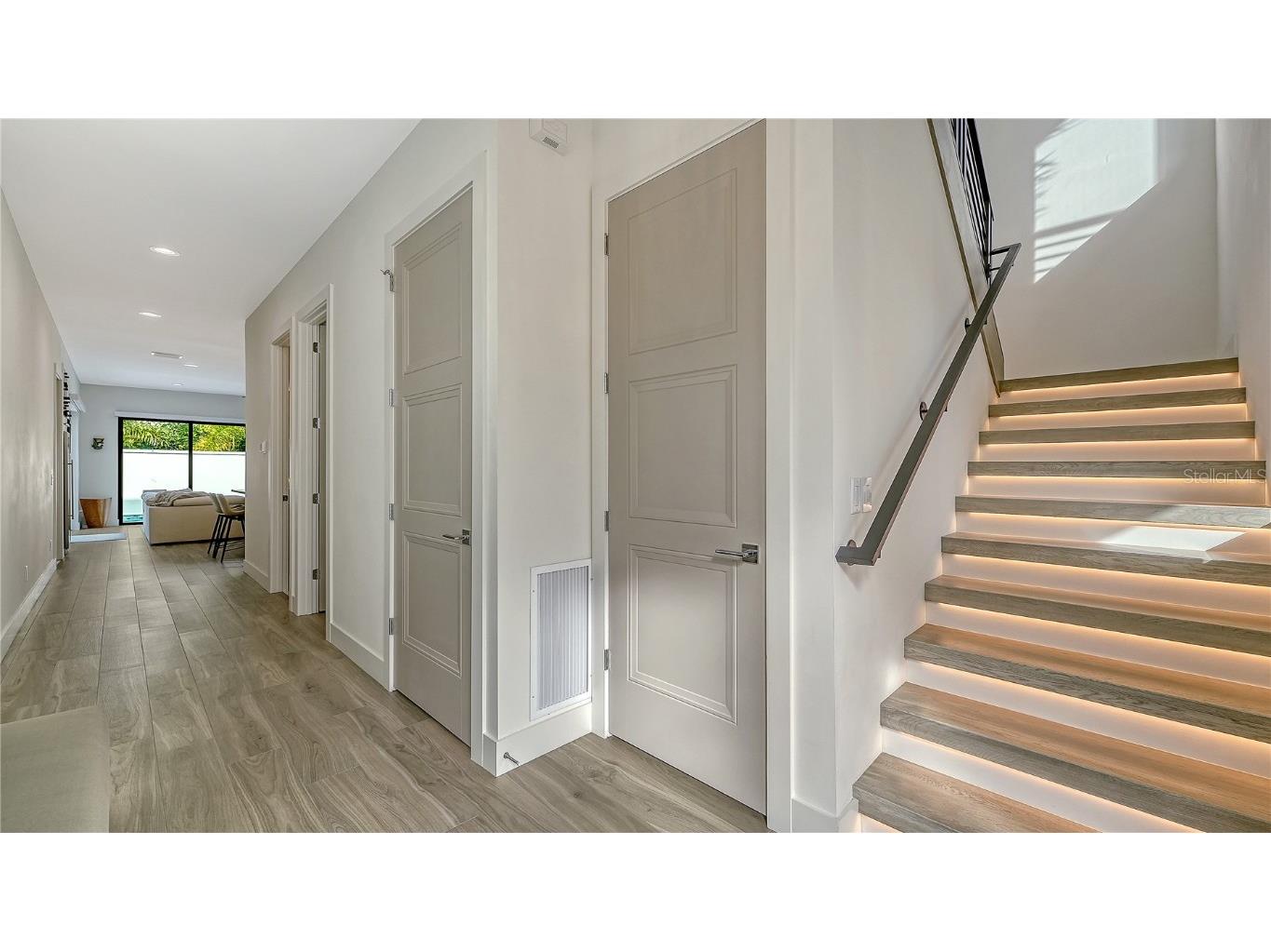 1659 Devonshire Lane Sarasota FL 34236 A4673505 image6