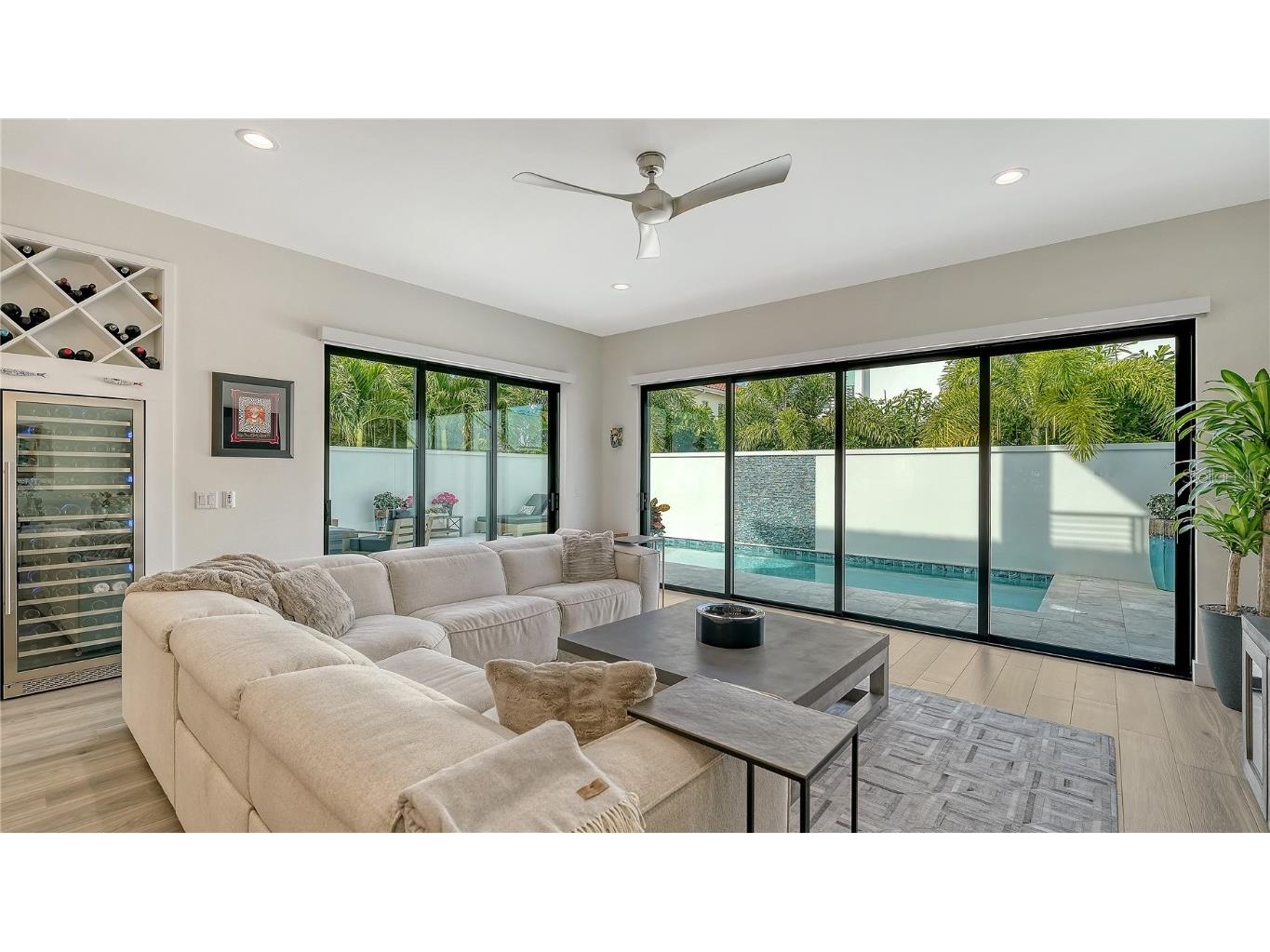 1659 Devonshire Lane Sarasota FL 34236 A4673505 image8