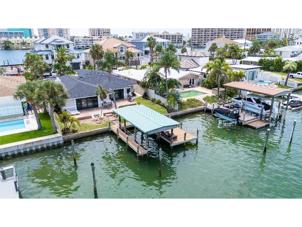 166 Bayside Drive Clearwater Beach FL 33767 TB8423867 image1