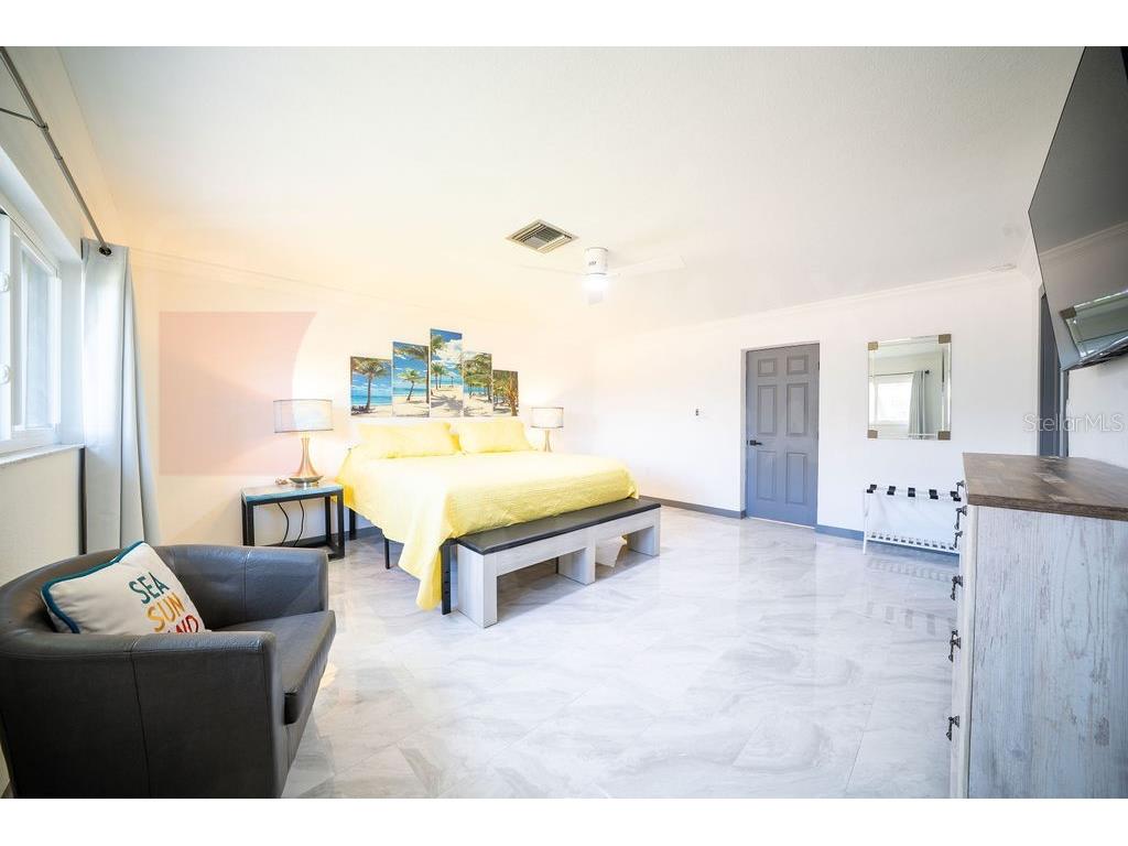 166 Bayside Drive Clearwater Beach FL 33767 TB8423867 image10