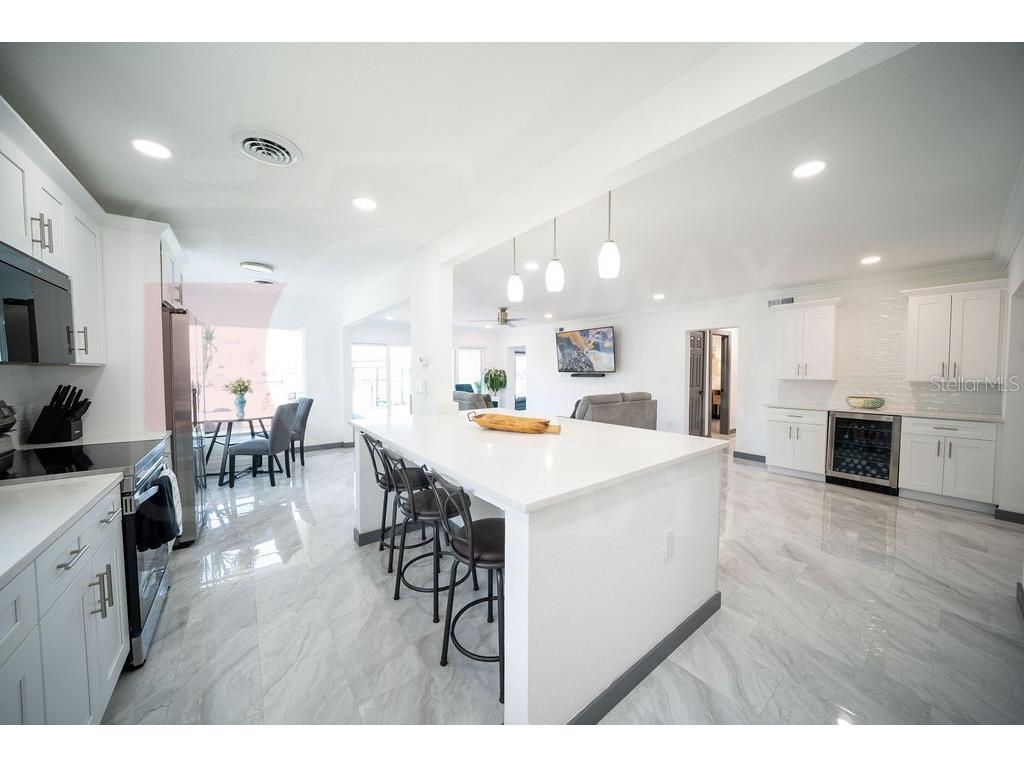 166 Bayside Drive Clearwater Beach FL 33767 TB8423867 image6