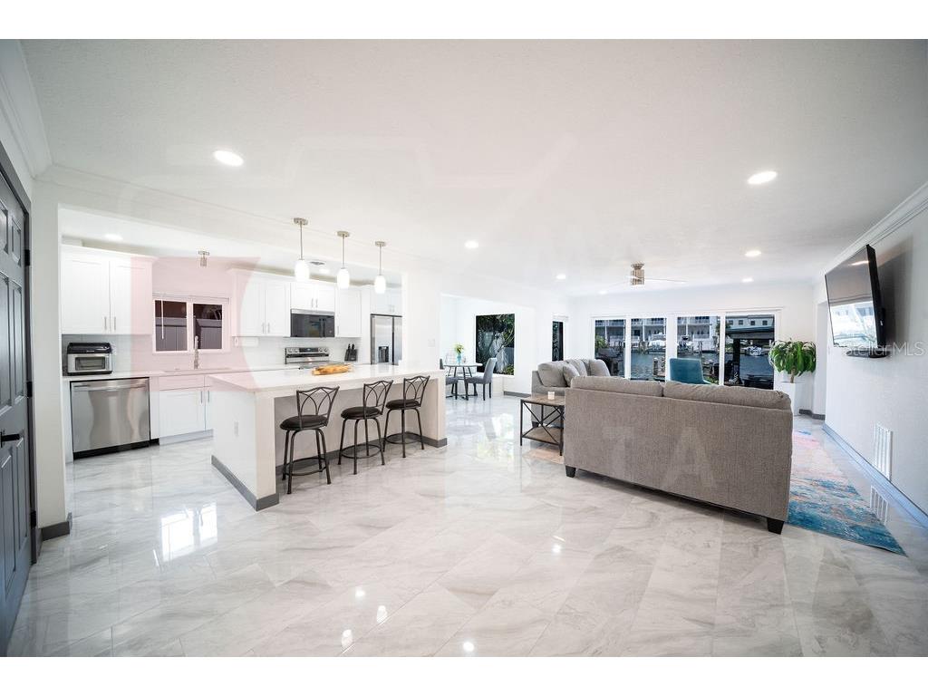 166 Bayside Drive Clearwater Beach FL 33767 TB8423867 image7