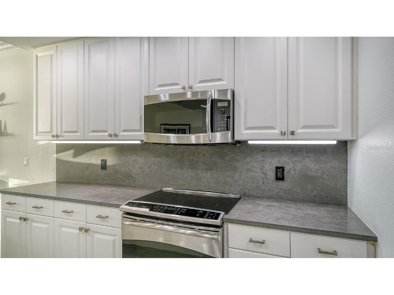 166 Golden Gate Point #22 Sarasota FL 34236 - SARASOTA BAY A4672526 image17