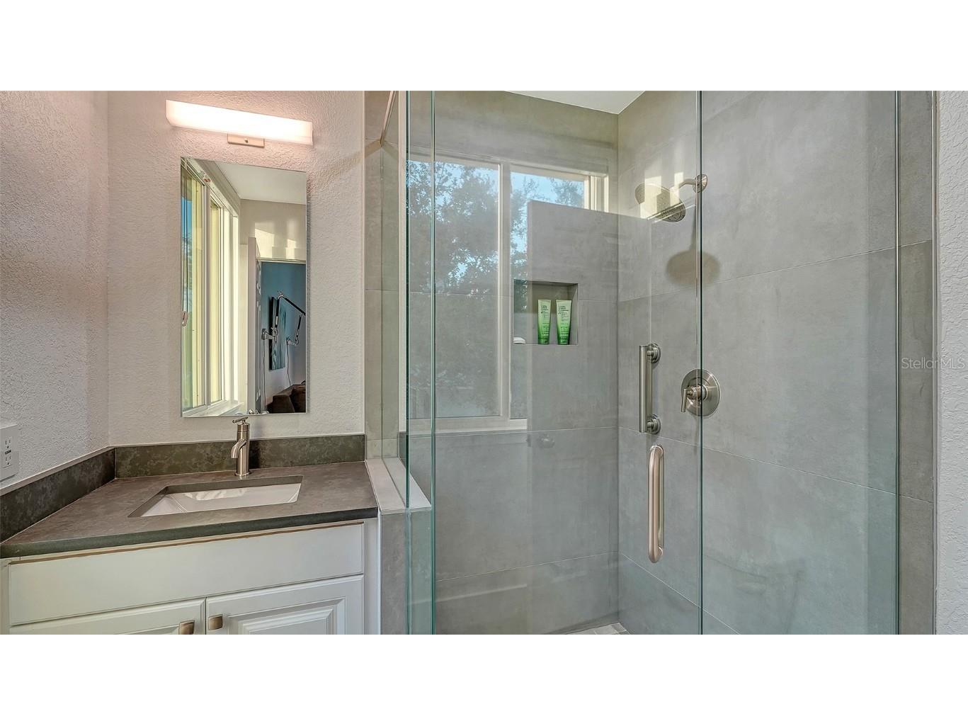 166 Golden Gate Point #22 Sarasota FL 34236 - SARASOTA BAY A4672526 image32