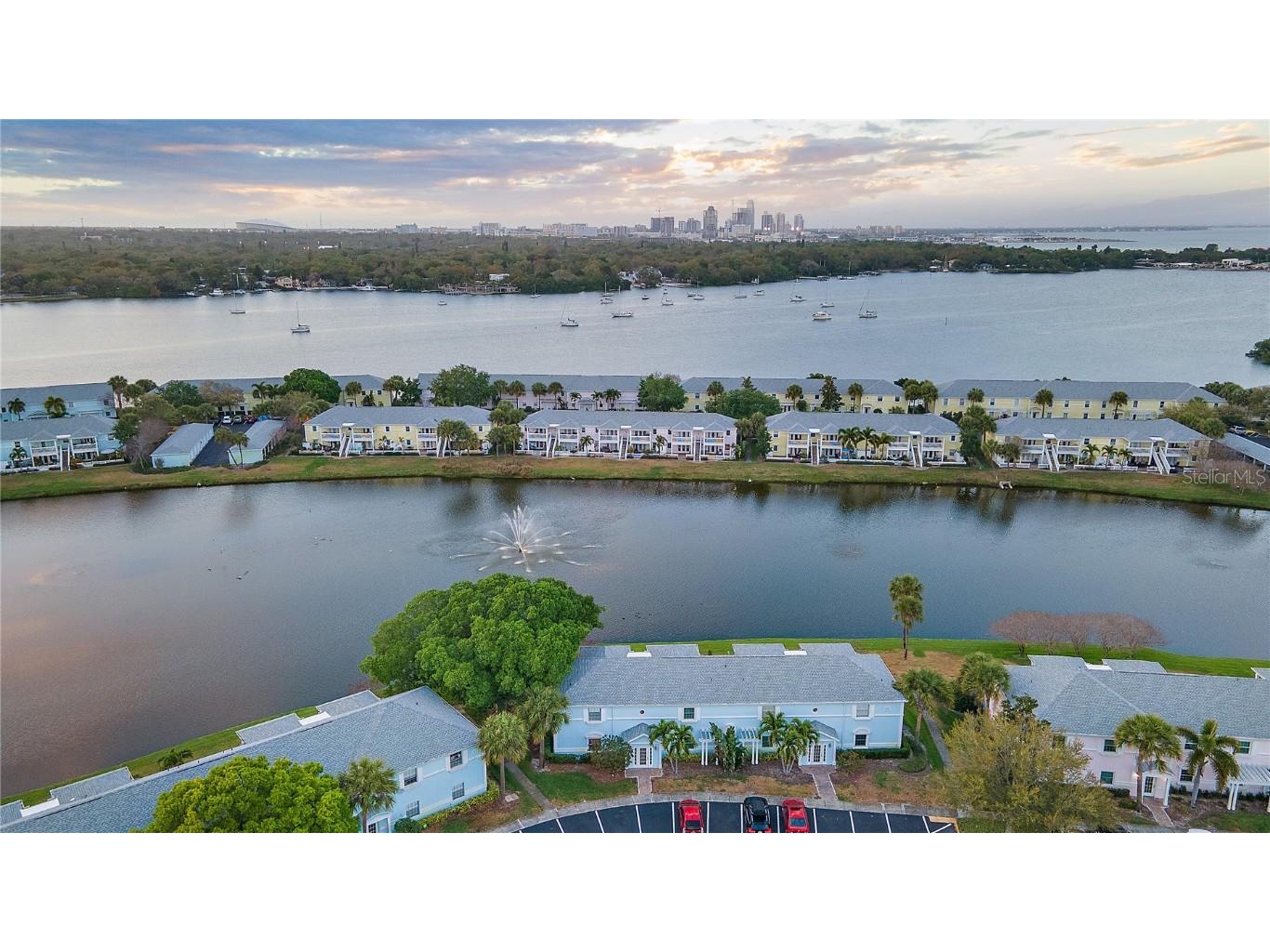 166 Pompano Drive SE #B Saint Petersburg FL 33705 U8227834 image1