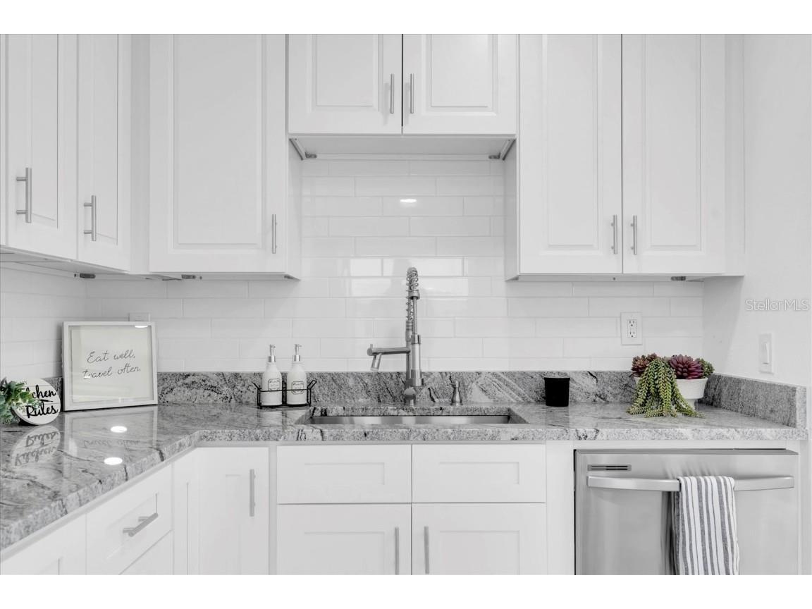 166 SW Lincoln Circle N Saint Petersburg FL 33703 TB8413491 image10