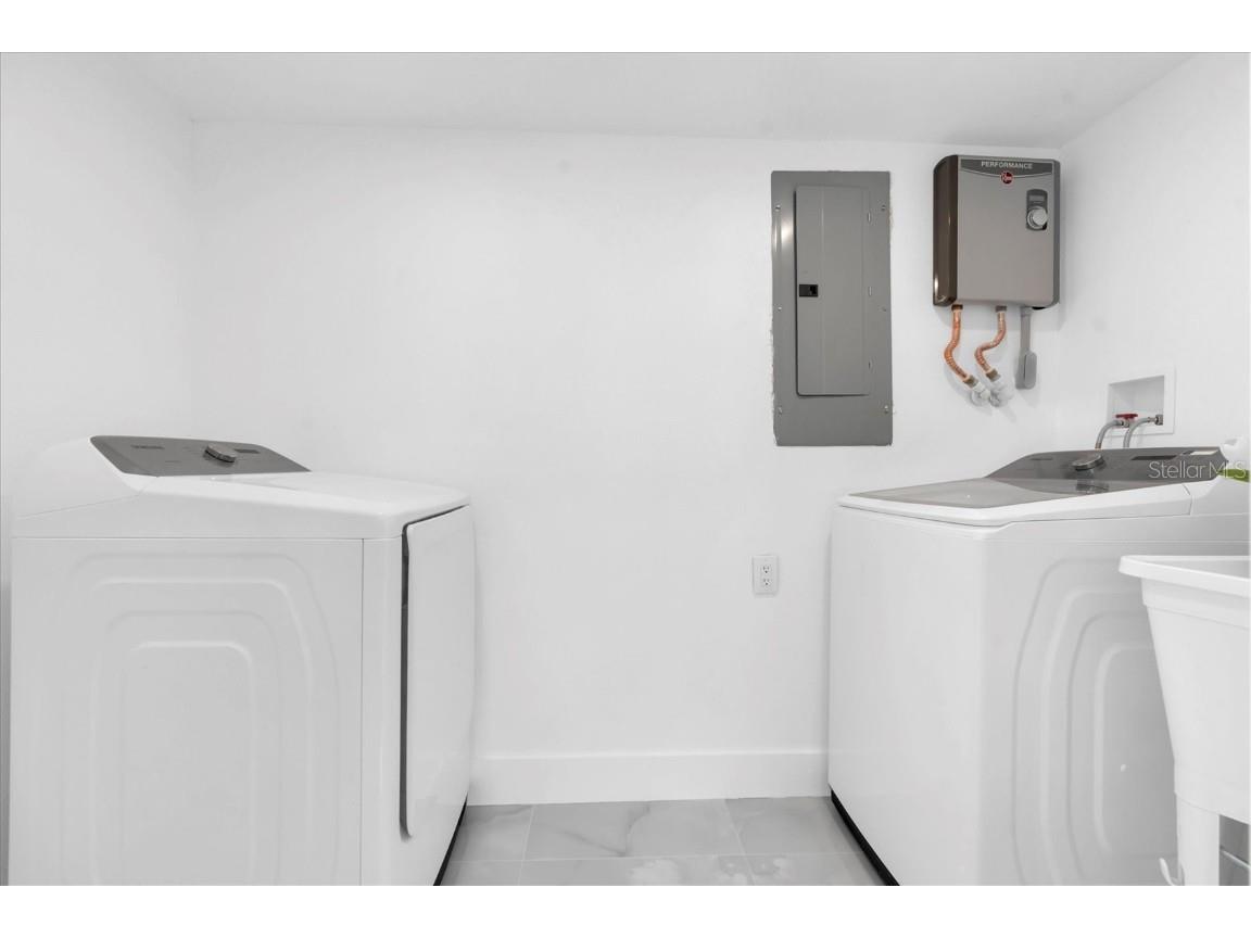 166 SW Lincoln Circle N Saint Petersburg FL 33703 TB8413491 image18