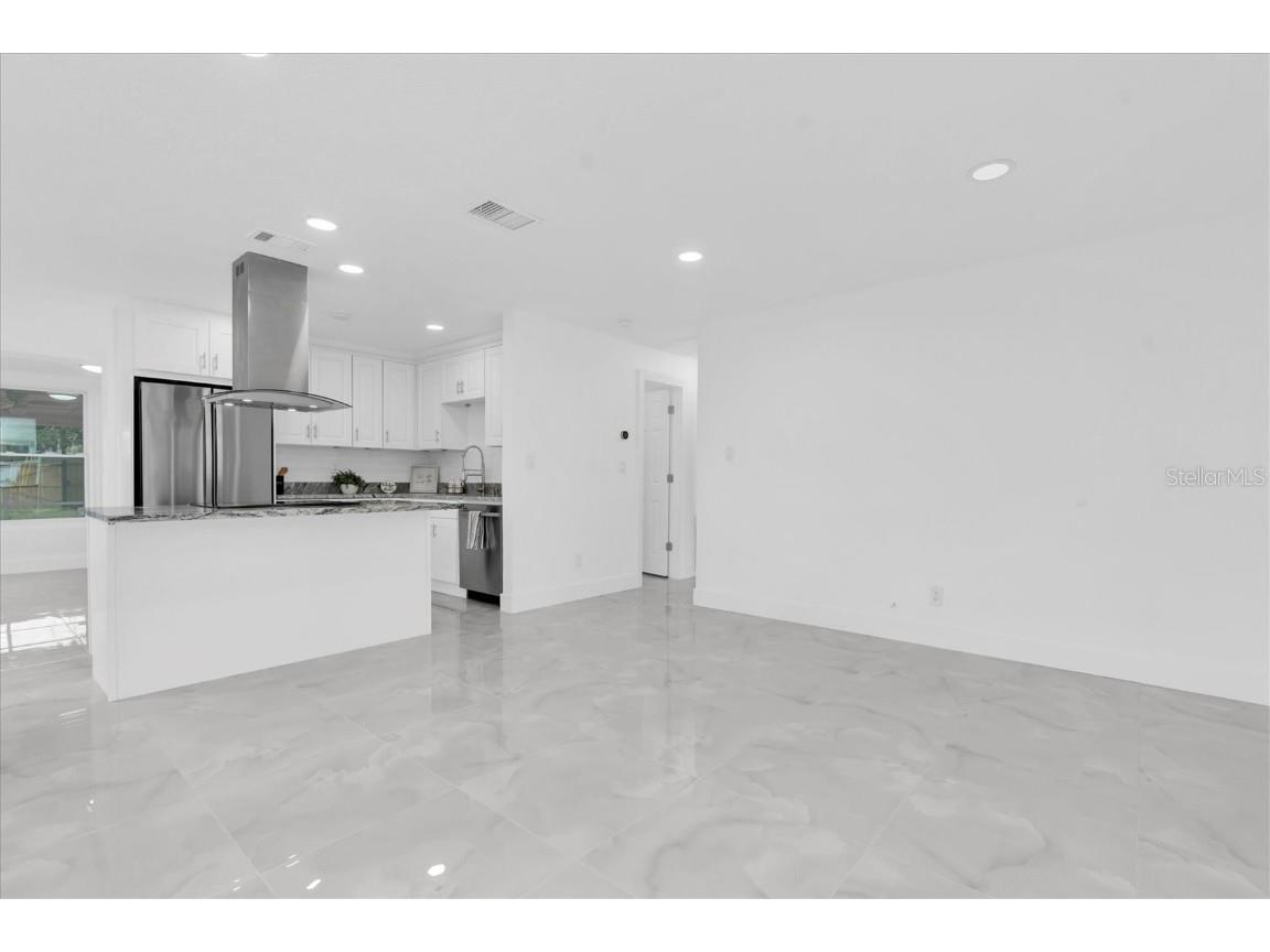 166 SW Lincoln Circle N Saint Petersburg FL 33703 TB8413491 image3