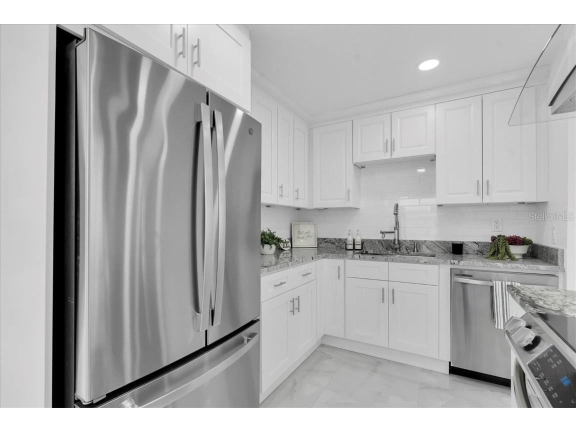 166 SW Lincoln Circle N Saint Petersburg FL 33703 TB8413491 image9