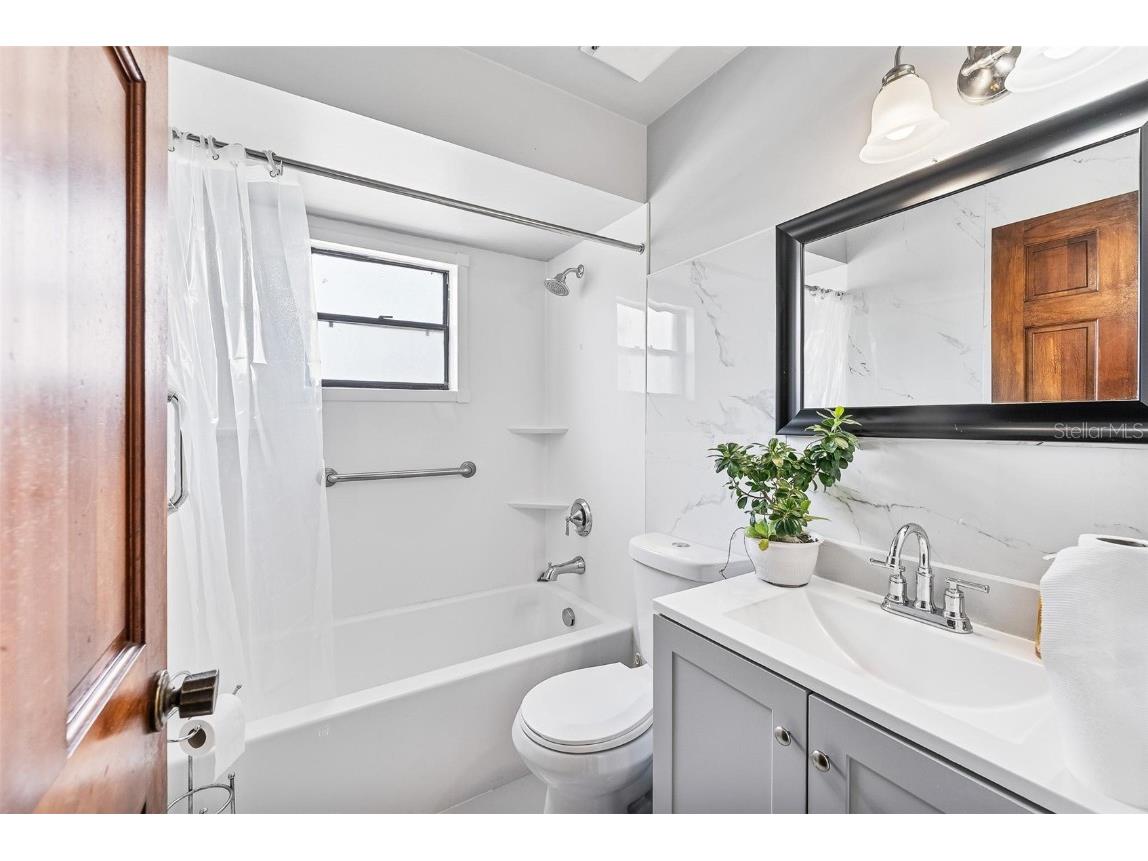 1660 E Apache Circle Deltona FL 32725 V4943221 image15