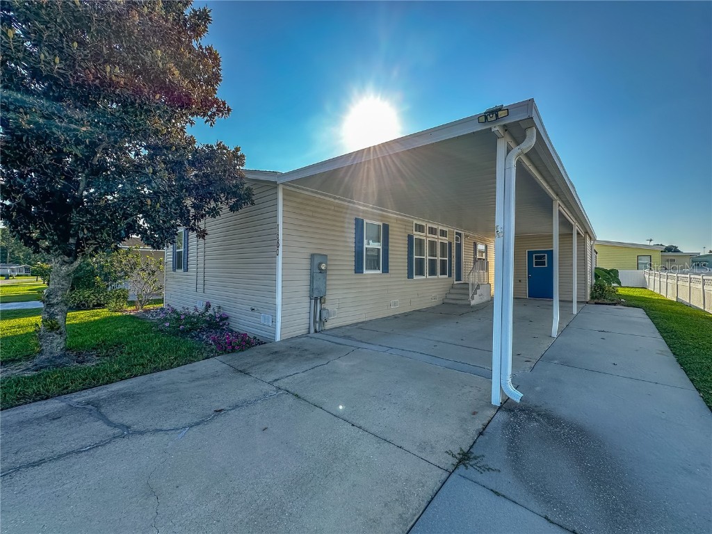 1660 Elkhart Circle Tavares FL 32778 - Lake Frances G5087250 image1