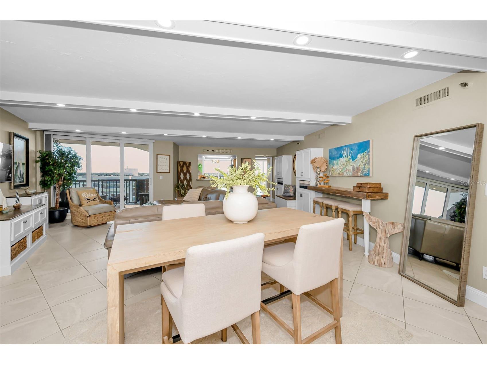 1660 Gulf Boulevard #1007 Clearwater Beach FL 33767 - GULF OF MEXICO & INTRACOASTAL TB8469992 image18