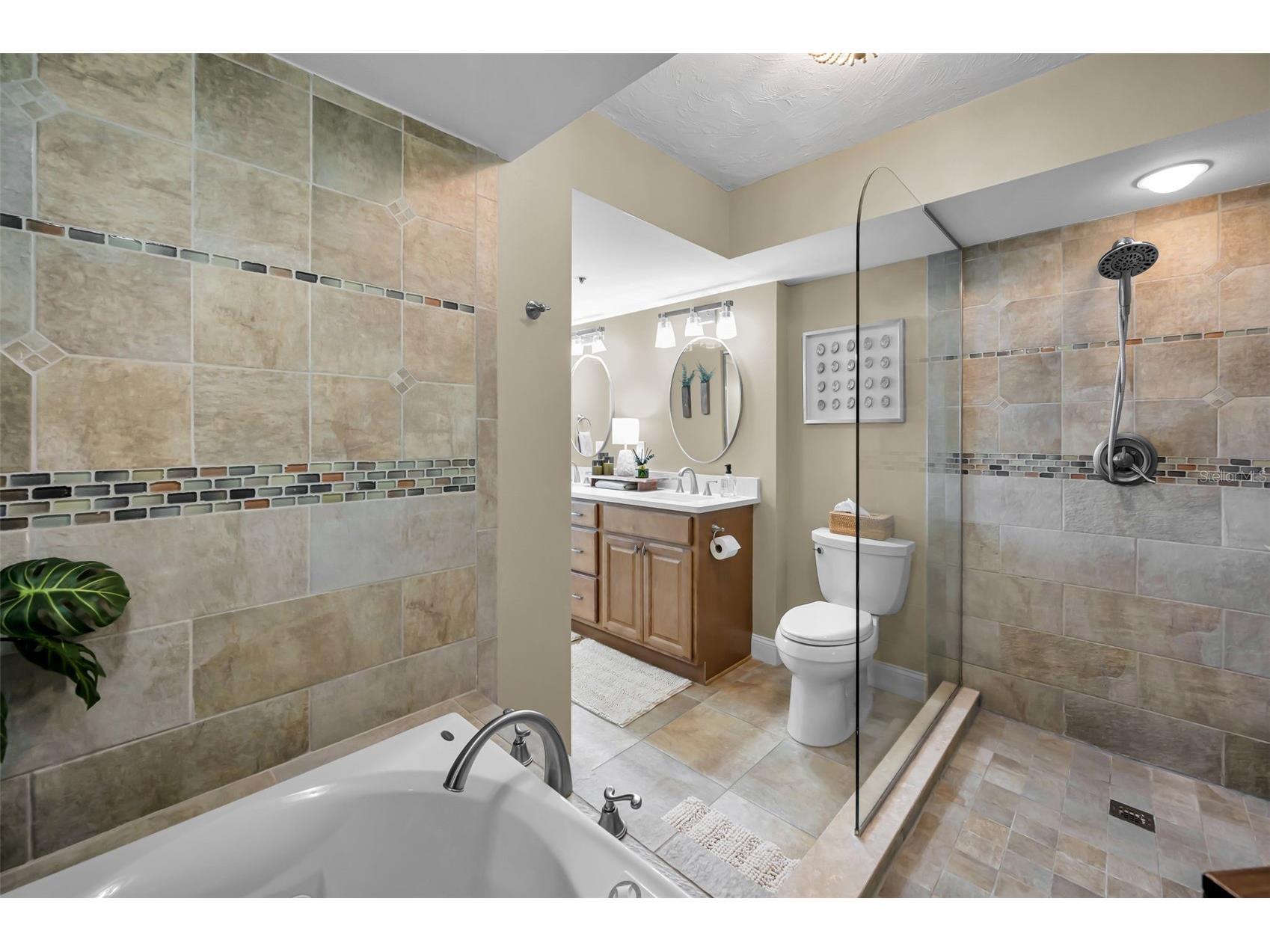 1660 Gulf Boulevard #1007 Clearwater Beach FL 33767 - GULF OF MEXICO & INTRACOASTAL TB8469992 image54