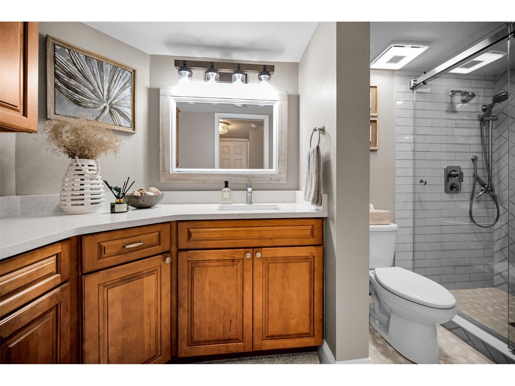 1660 Gulf Boulevard #1007 Clearwater Beach FL 33767 - GULF OF MEXICO & INTRACOASTAL TB8469992 image61