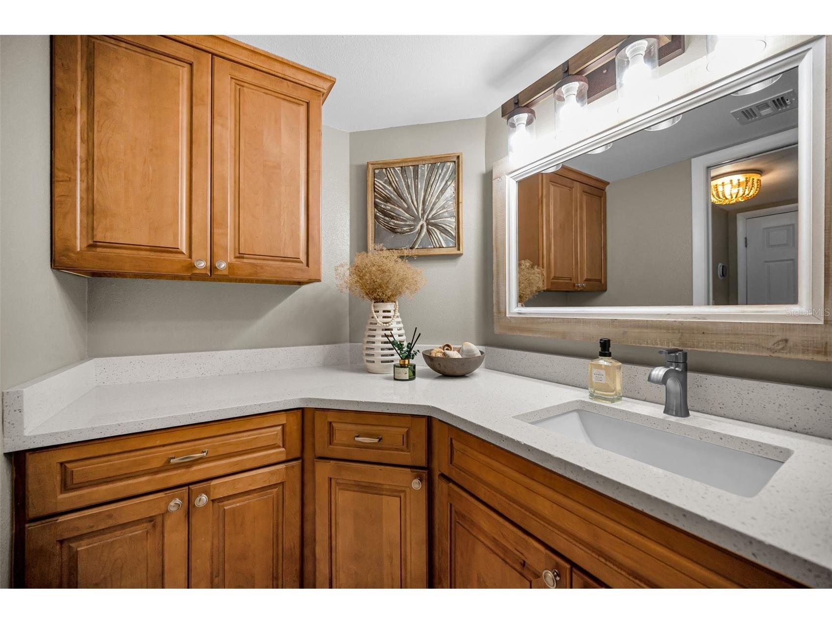 1660 Gulf Boulevard #1007 Clearwater Beach FL 33767 - GULF OF MEXICO & INTRACOASTAL TB8469992 image63