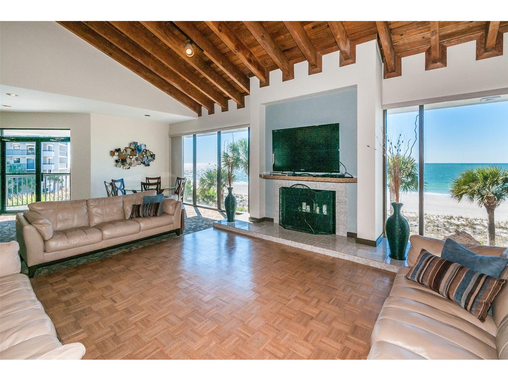 1660 Gulf Boulevard #1007 Clearwater Beach FL 33767 - GULF OF MEXICO & INTRACOASTAL TB8469992 image83