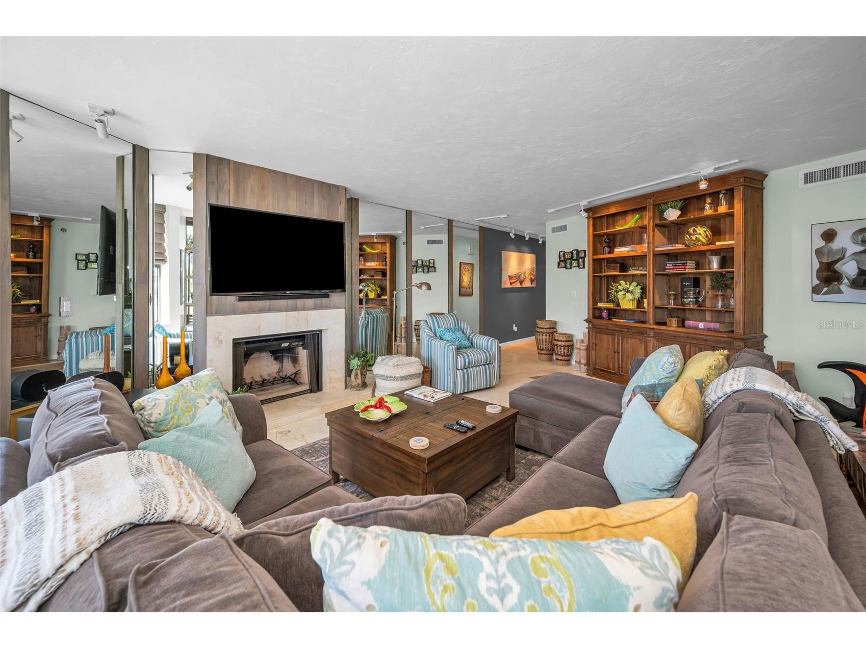 1660 Gulf Boulevard #208 Clearwater Beach FL 33767 - GULF OF MEXICO & INTRACOASTAL TB8506129 image23