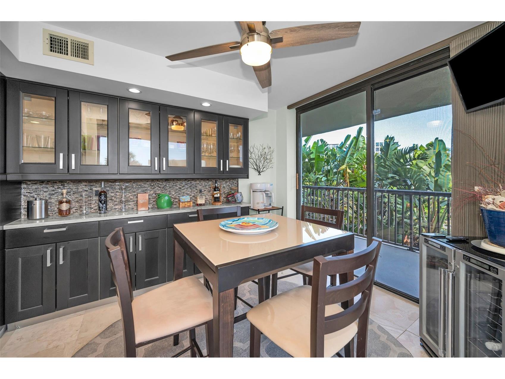 1660 Gulf Boulevard #208 Clearwater Beach FL 33767 - GULF OF MEXICO & INTRACOASTAL TB8506129 image39