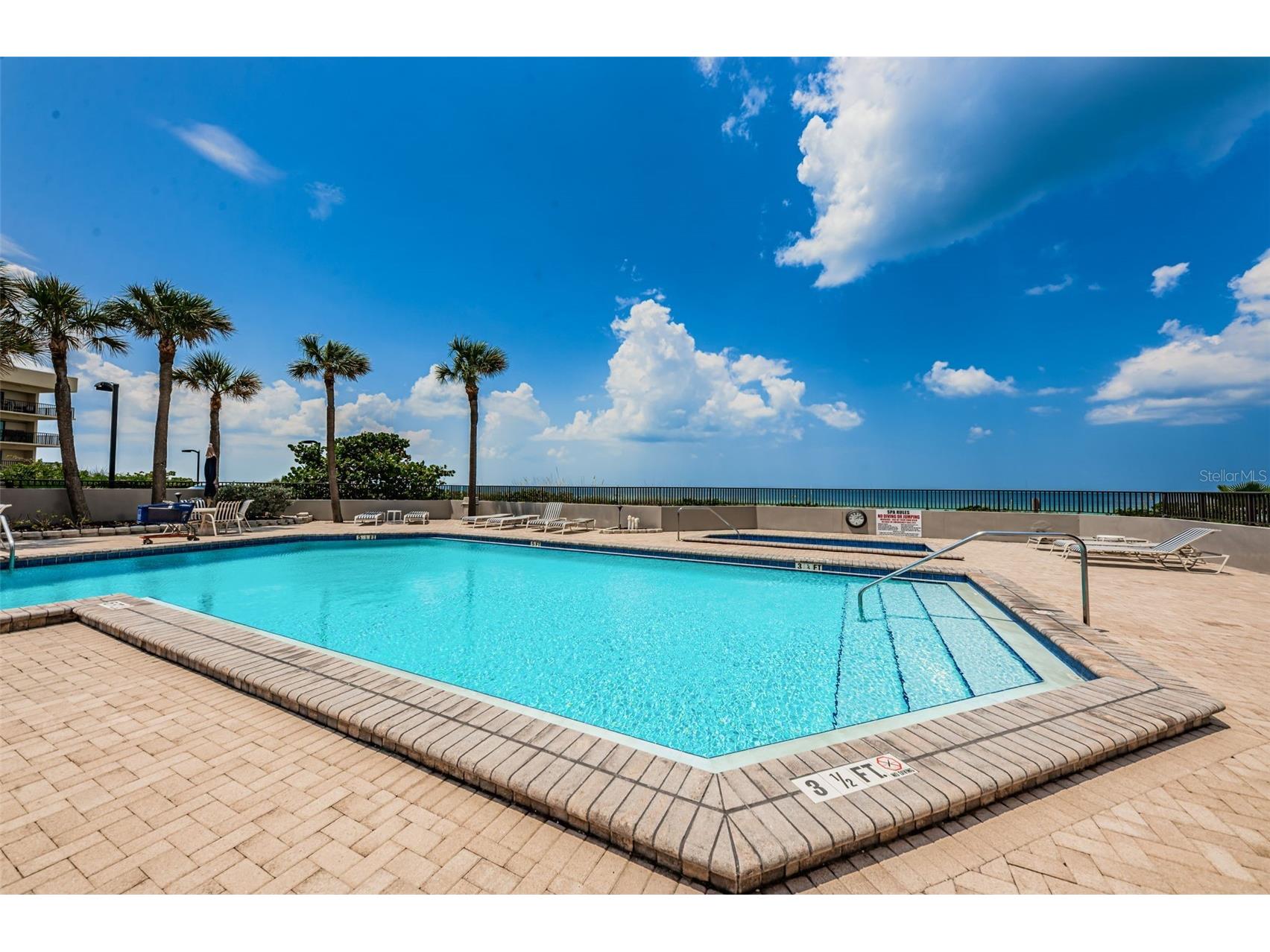1660 Gulf Boulevard #208 Clearwater Beach FL 33767 - GULF OF MEXICO & INTRACOASTAL TB8506129 image5