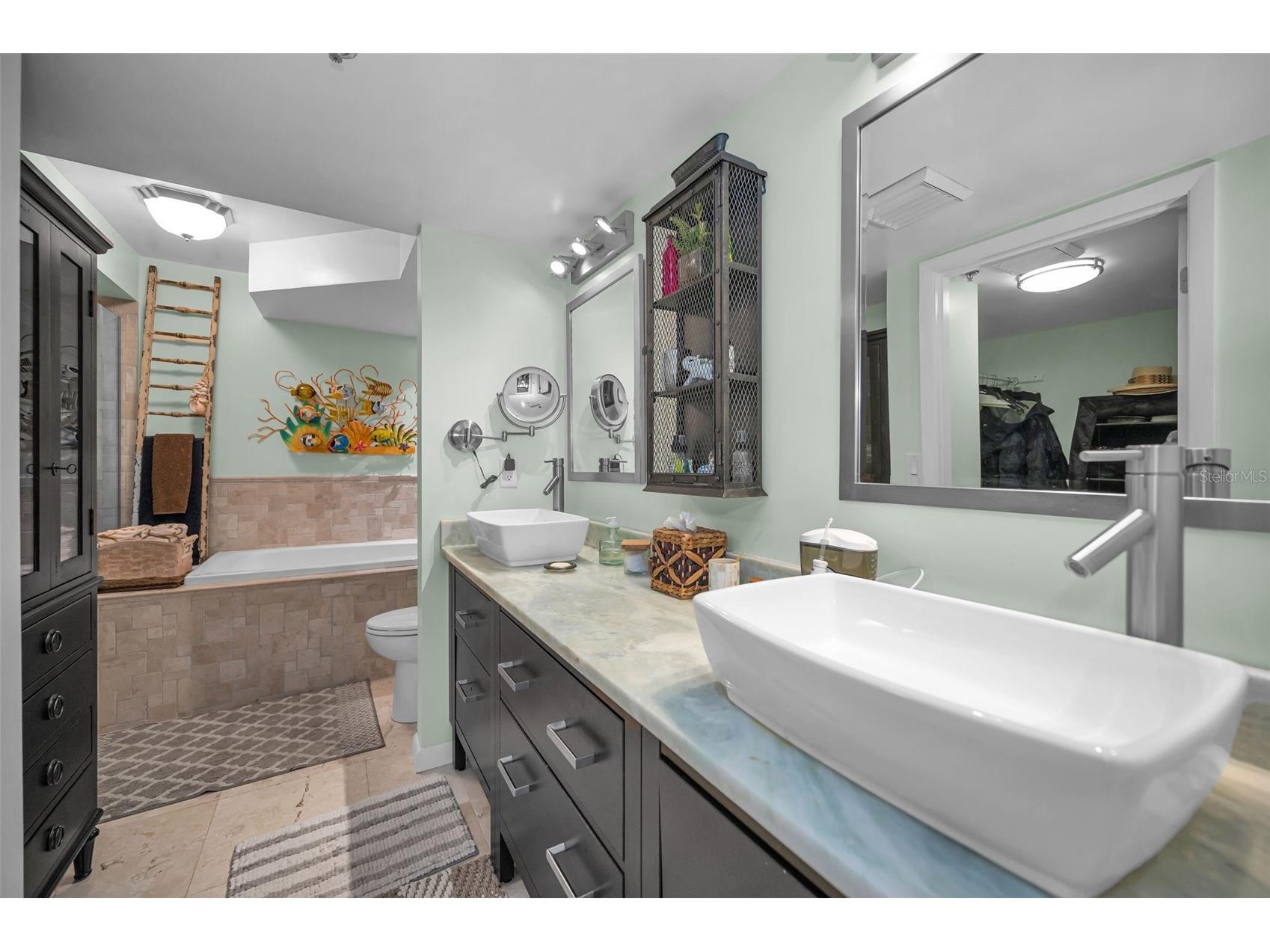 1660 Gulf Boulevard #208 Clearwater Beach FL 33767 - GULF OF MEXICO & INTRACOASTAL TB8506129 image50