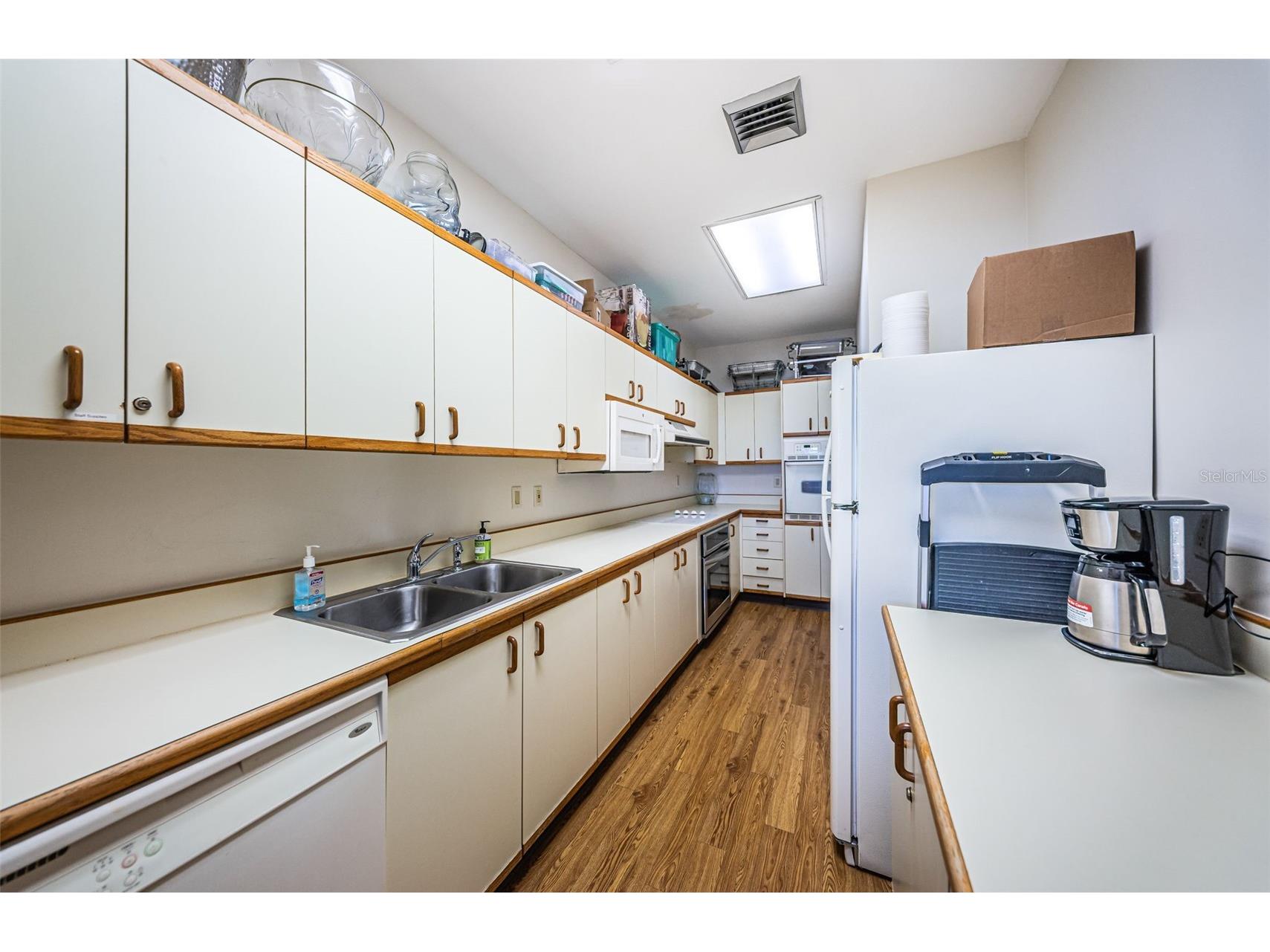 1660 Gulf Boulevard #208 Clearwater Beach FL 33767 - GULF OF MEXICO & INTRACOASTAL TB8506129 image82