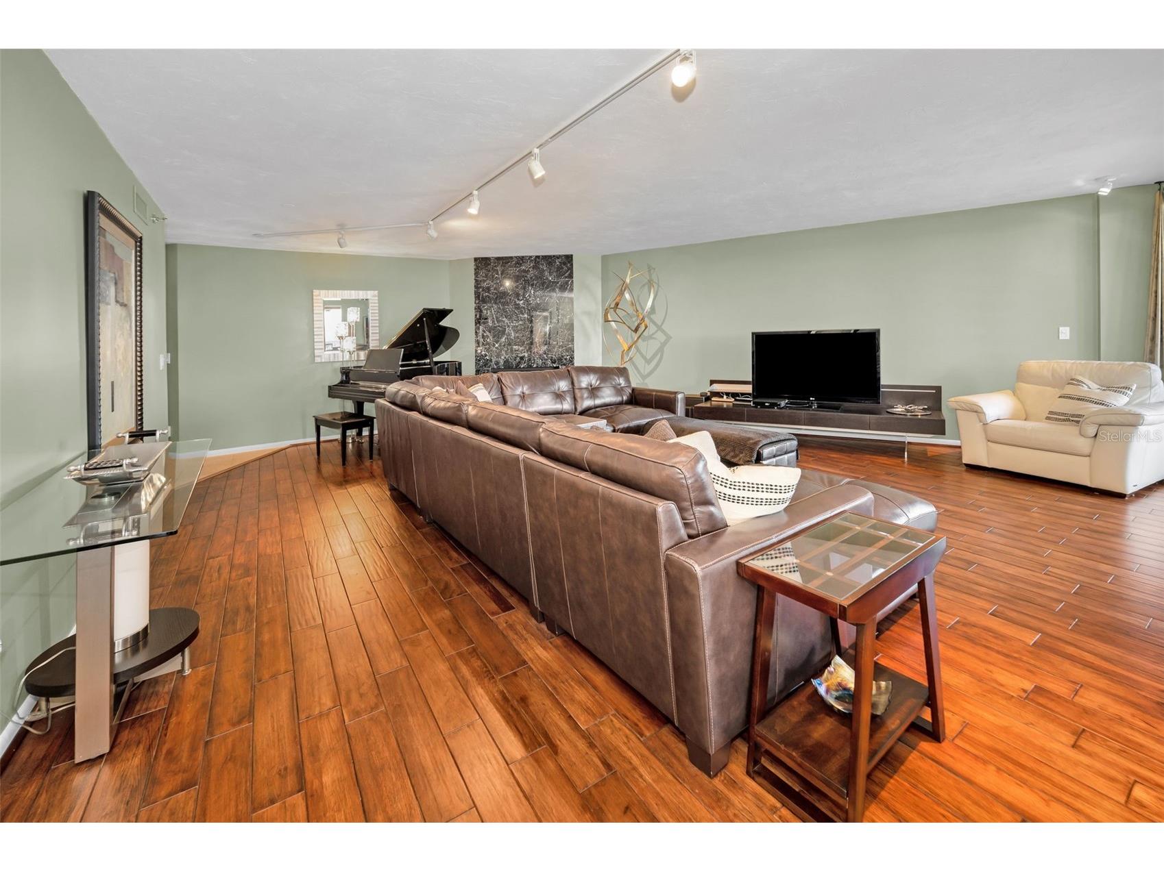 1660 Gulf Boulevard #307 Clearwater Beach FL 33767 - GULF OF MEXICO TB8476583 image16