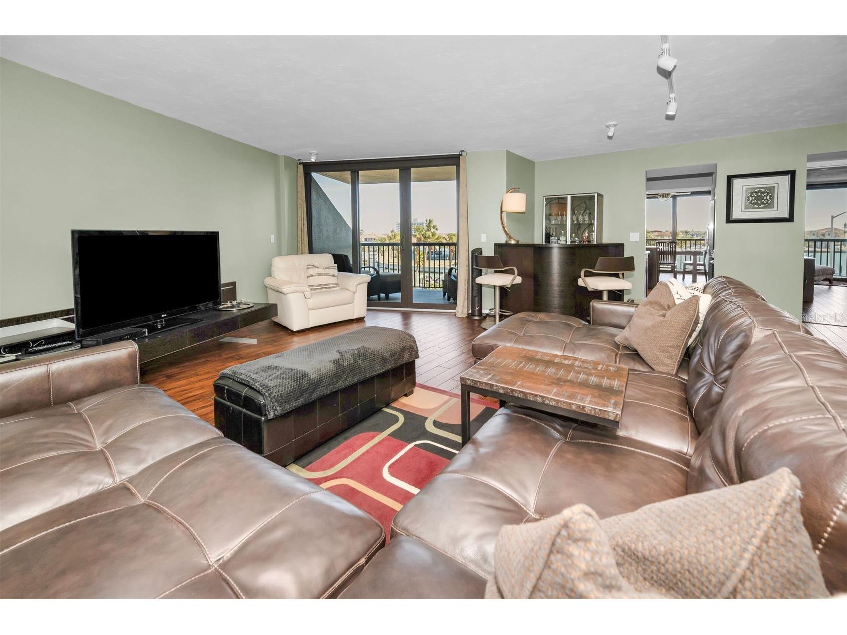 1660 Gulf Boulevard #307 Clearwater Beach FL 33767 - GULF OF MEXICO TB8476583 image18