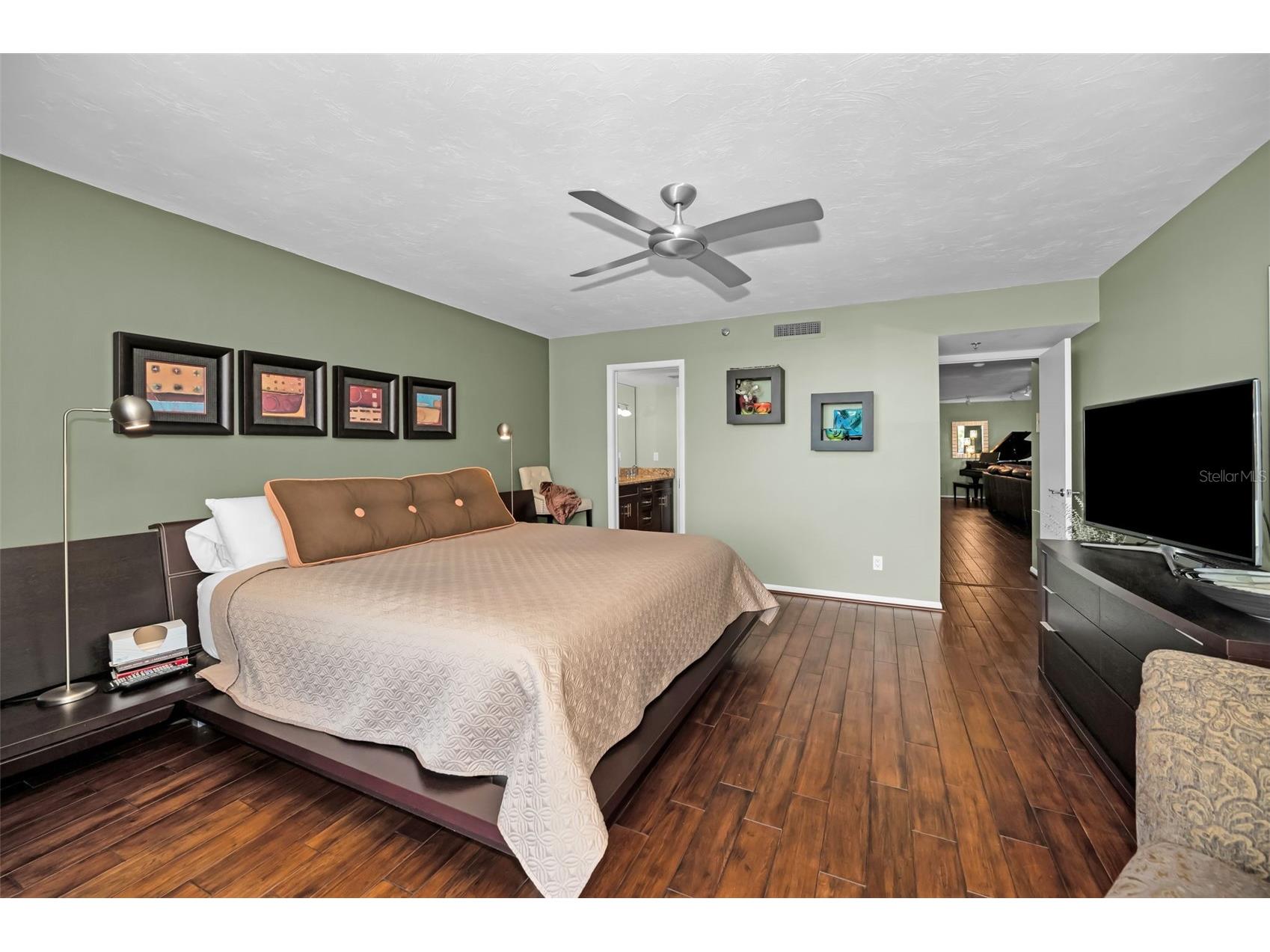 1660 Gulf Boulevard #307 Clearwater Beach FL 33767 - GULF OF MEXICO TB8476583 image38