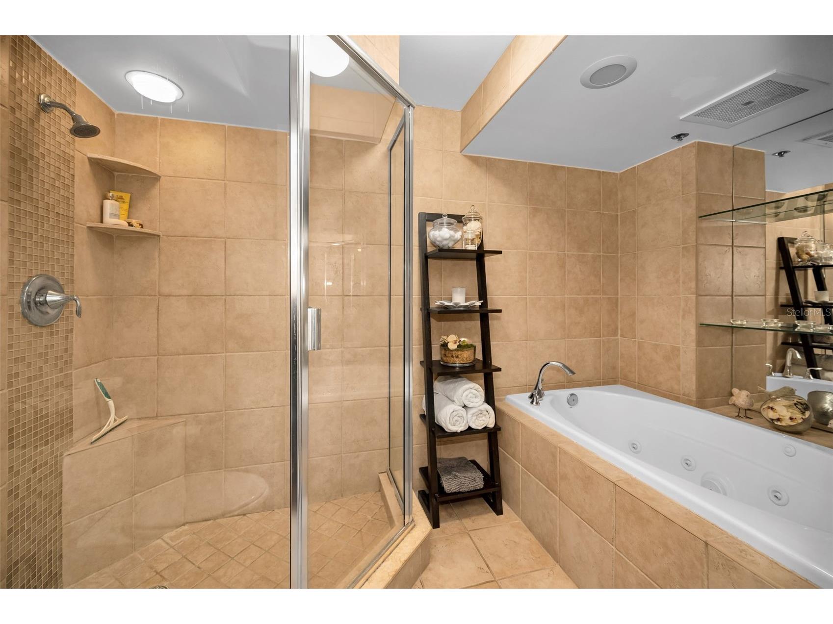 1660 Gulf Boulevard #307 Clearwater Beach FL 33767 - GULF OF MEXICO TB8476583 image40