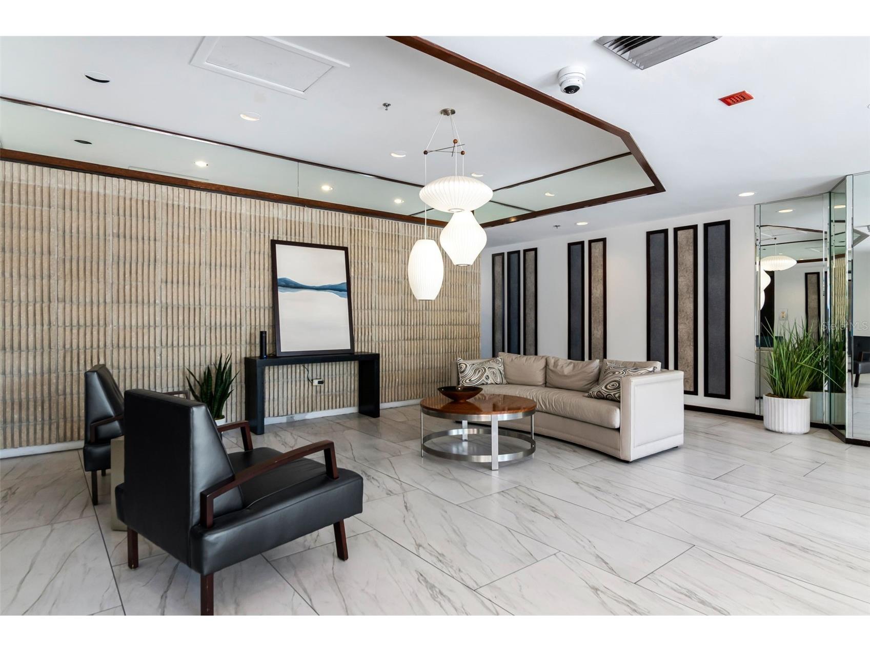 1660 Gulf Boulevard #407 Clearwater Beach FL 33767 TB8527014 image3