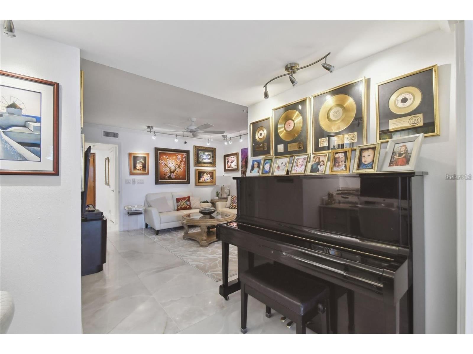 1660 Gulf Boulevard #PH1 Clearwater Beach FL 33767 - GULF OF AMERICA BEACH INTERC TB8472100 image15