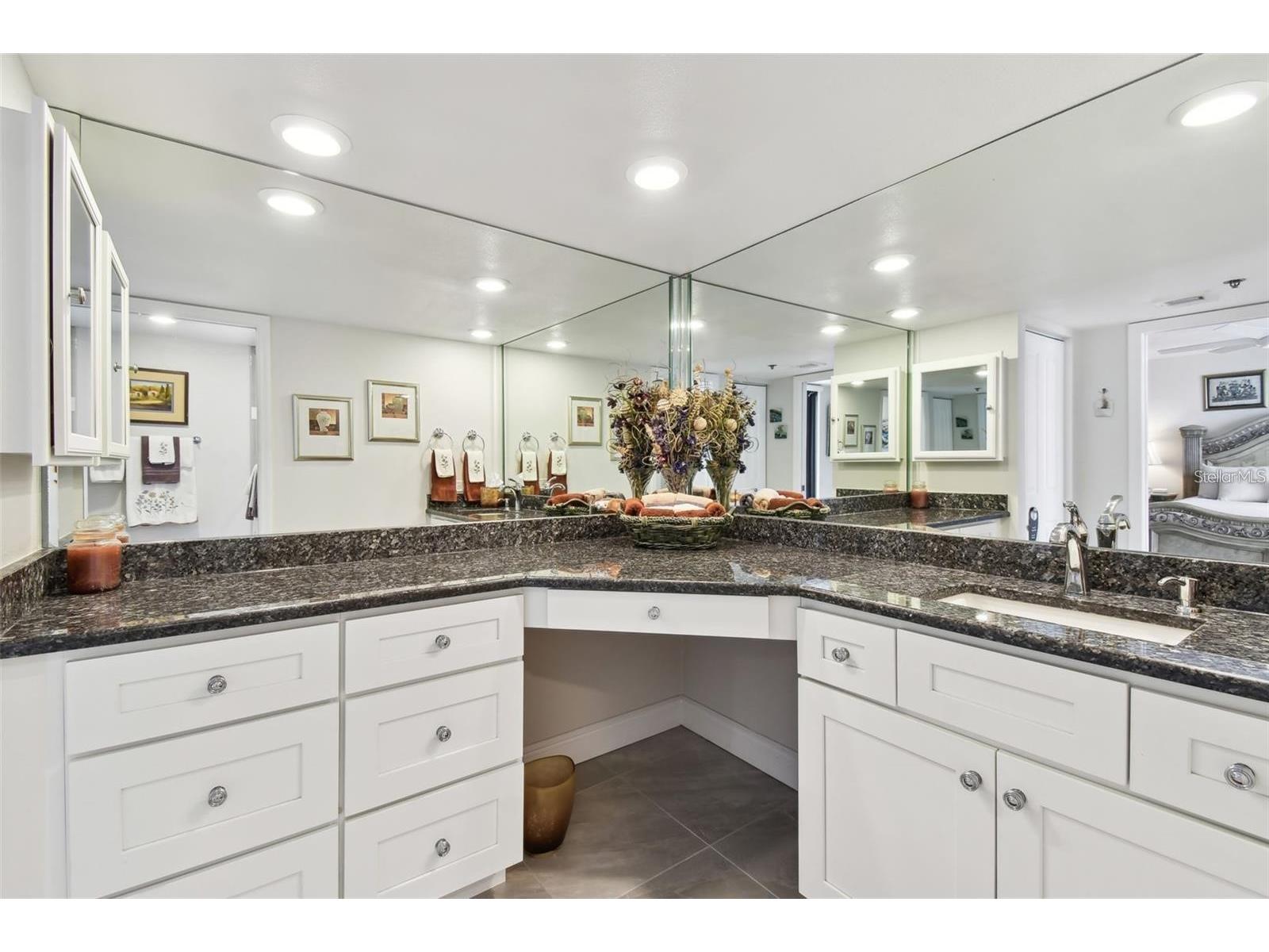 1660 Gulf Boulevard #PH1 Clearwater Beach FL 33767 - GULF OF AMERICA BEACH INTERC TB8472100 image28