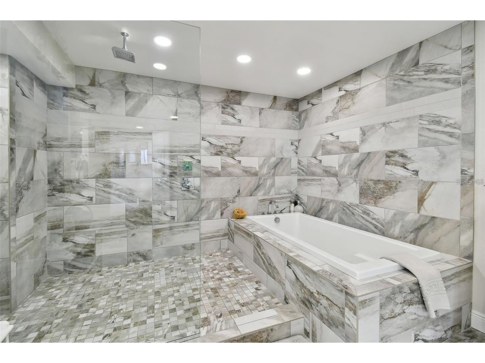 1660 Gulf Boulevard #PH1 Clearwater Beach FL 33767 - GULF OF AMERICA BEACH INTERC TB8472100 image39