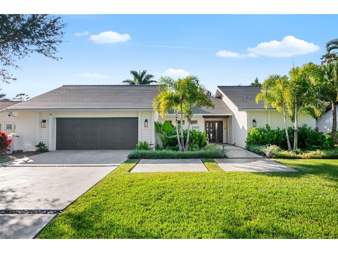 1660 Pine Harrier Circle Sarasota FL 34231 A4670063 image1