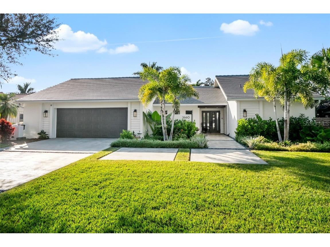 1660 Pine Harrier Circle Sarasota FL 34231 A4670063 image2