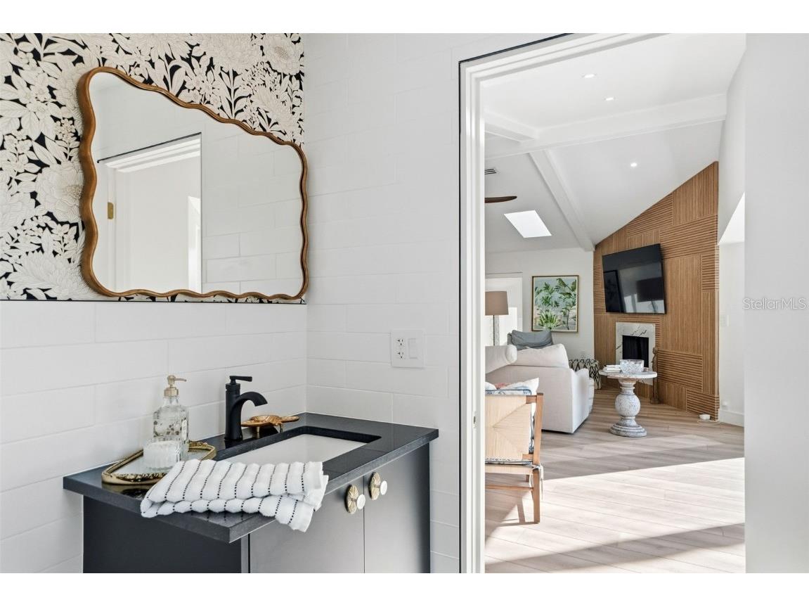 1660 Pine Harrier Circle Sarasota FL 34231 A4670063 image22