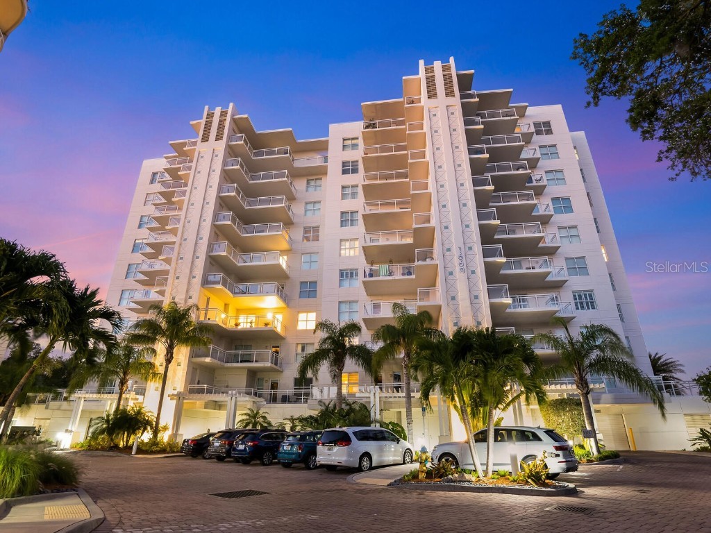 1660 Summerhouse Lane #302 Sarasota FL 34242 - SARASOTA BAY A4565356 image1