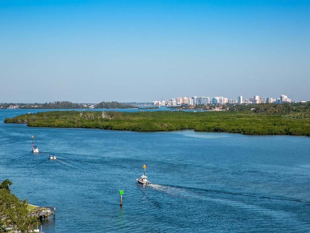 1660 Summerhouse Lane #701 Sarasota FL 34242 - ICW & SARASOTA BAY A4592295 image1
