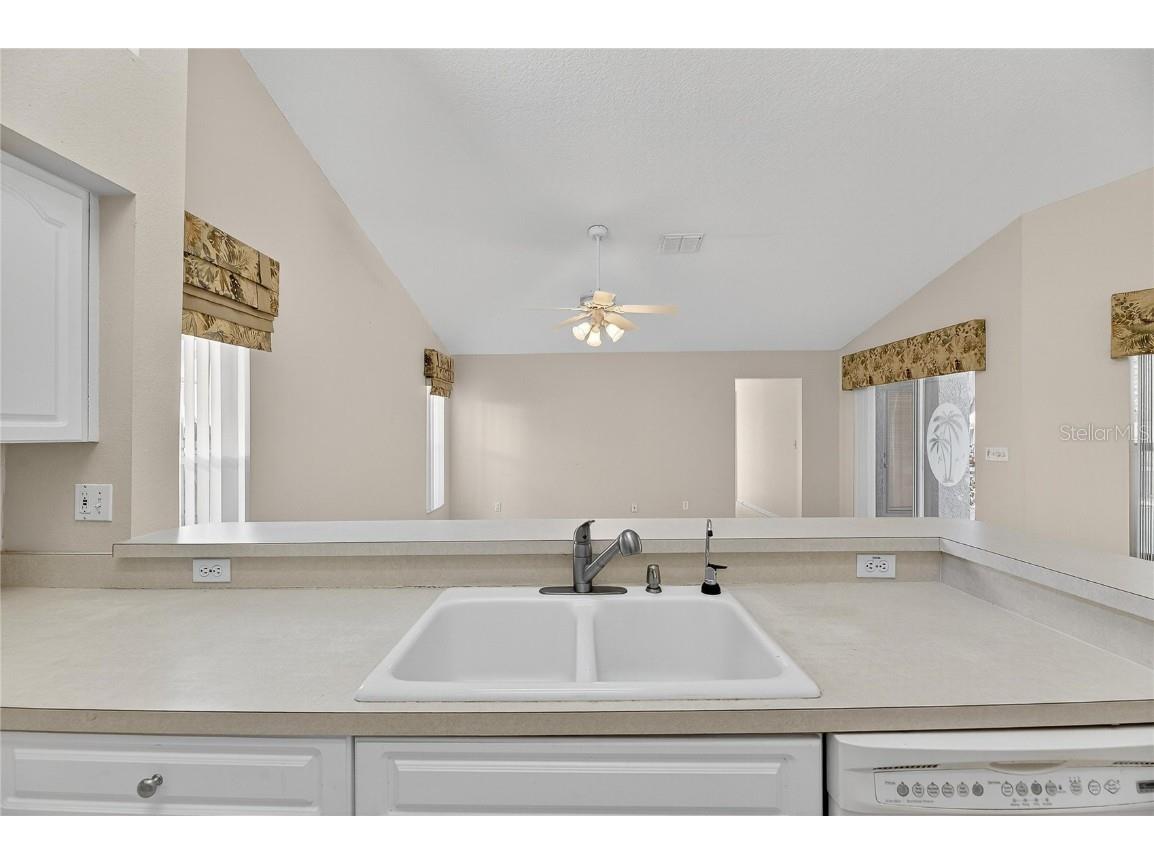 16604 Lake Heather Drive Tampa FL 33618 TB8451972 image27