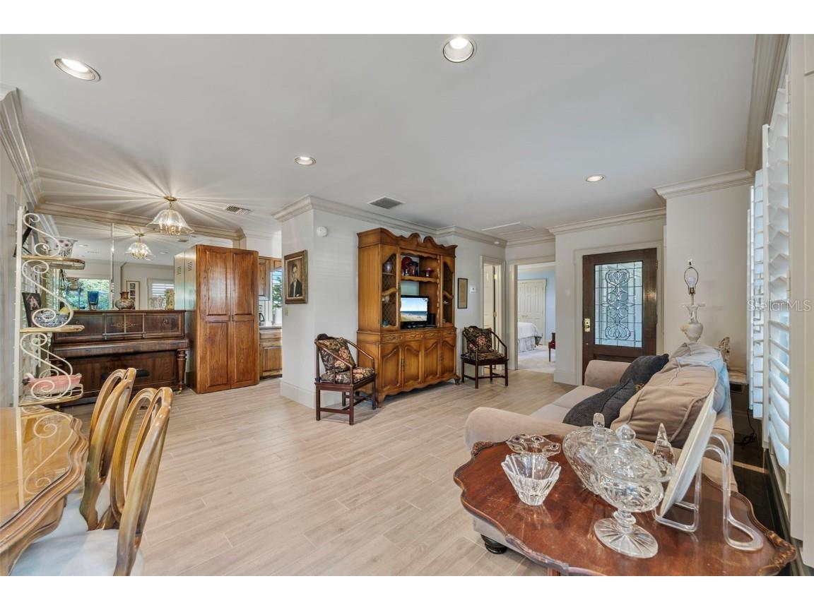 16607 Avila Boulevard Tampa FL 33613 TB8446677 image63