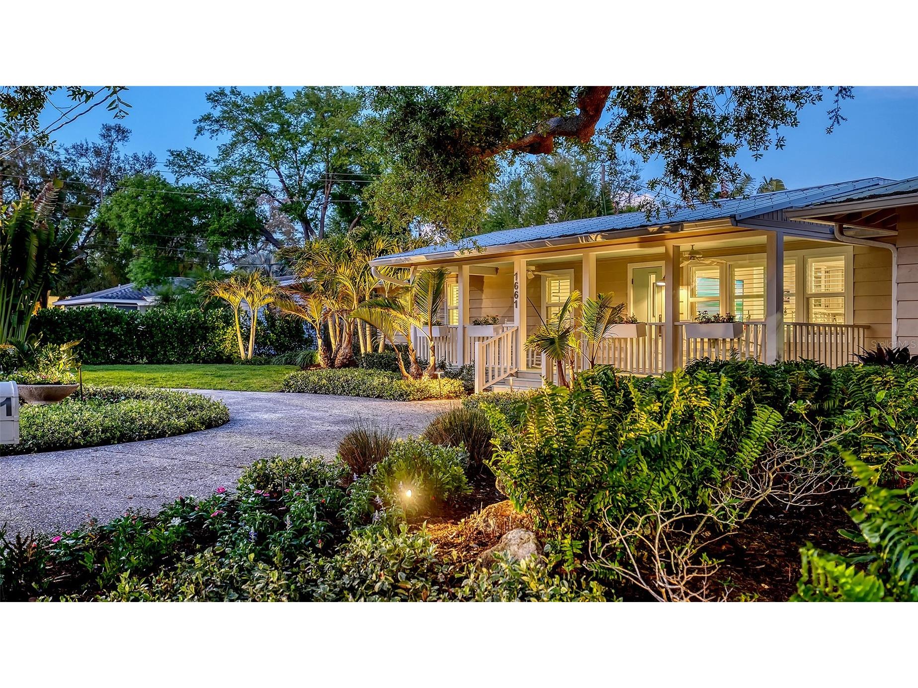 1661 S Jefferson Avenue Sarasota FL 34239 A4684656 image2