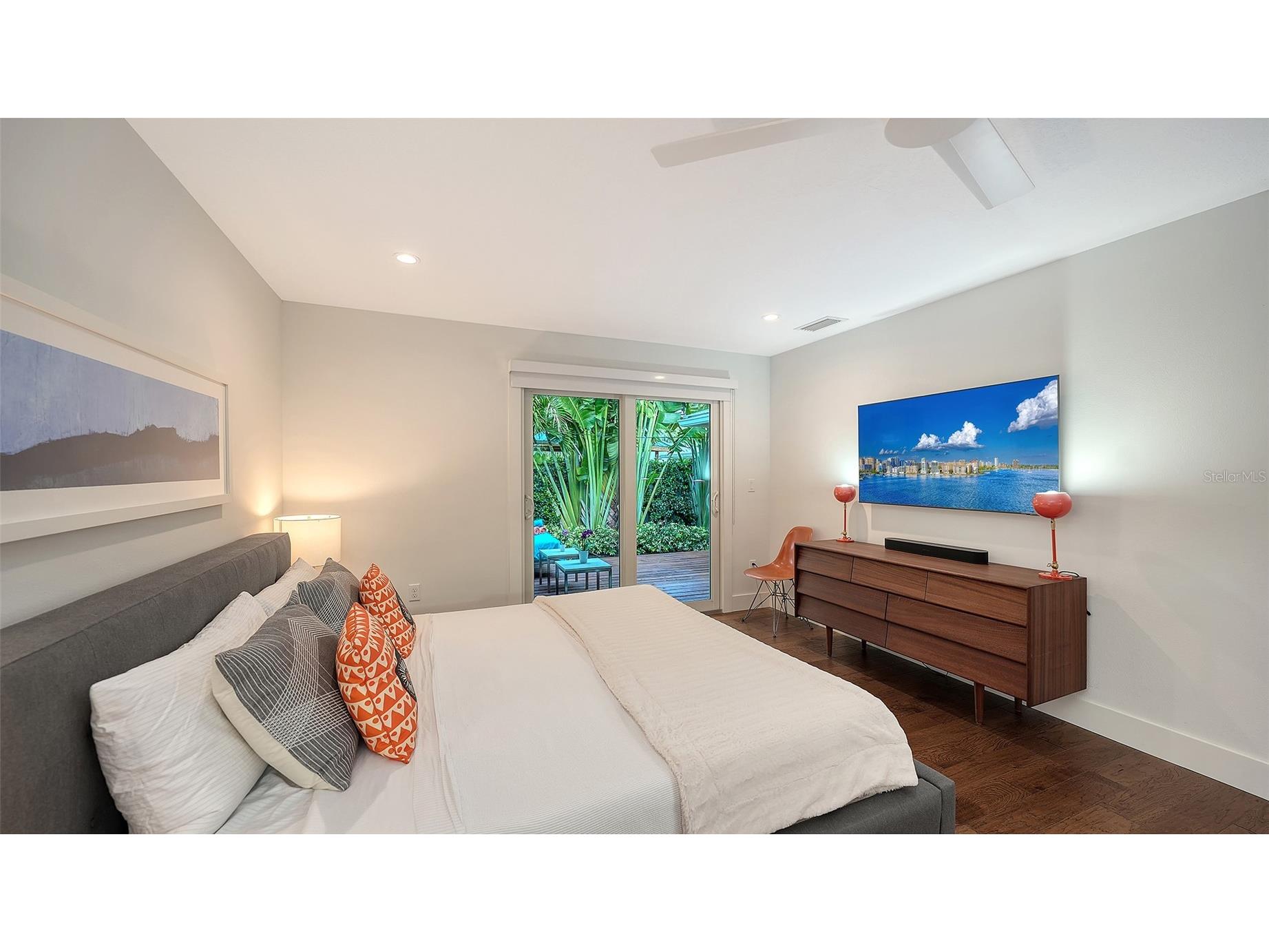 1661 S Jefferson Avenue Sarasota FL 34239 A4684656 image36