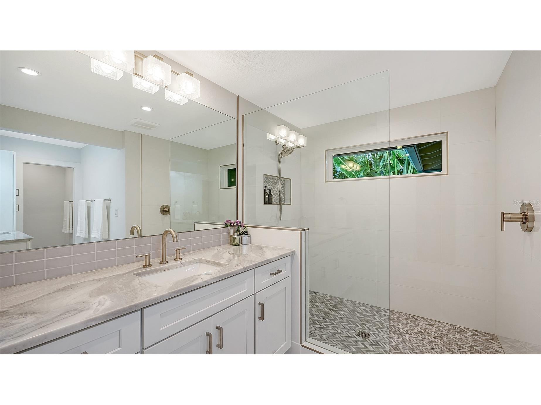 1661 S Jefferson Avenue Sarasota FL 34239 A4684656 image41