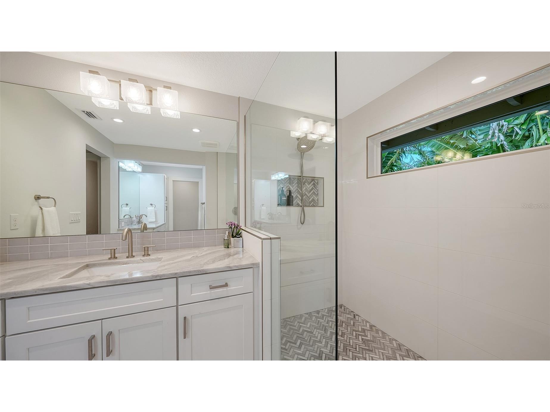 1661 S Jefferson Avenue Sarasota FL 34239 A4684656 image42