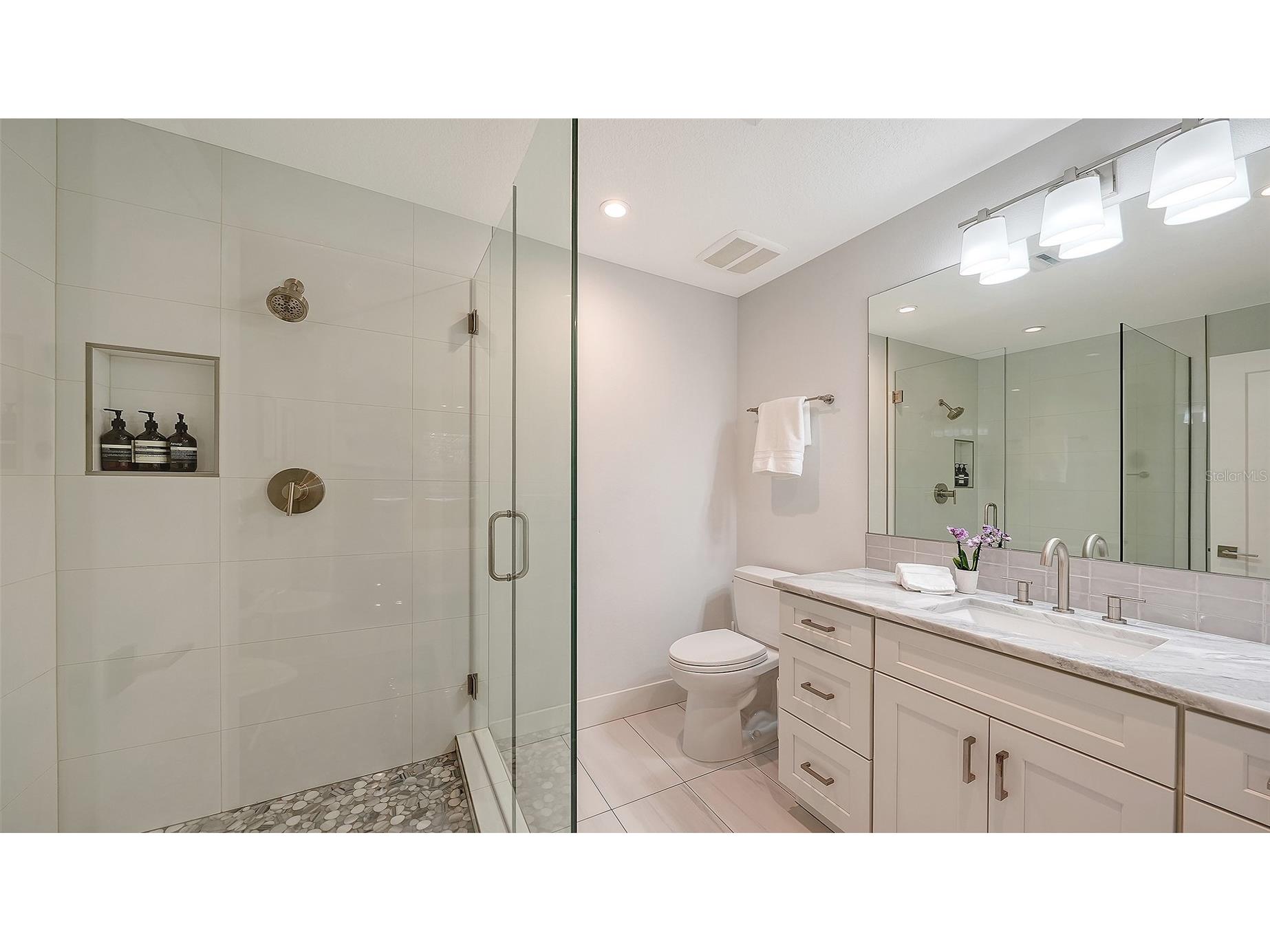 1661 S Jefferson Avenue Sarasota FL 34239 A4684656 image49