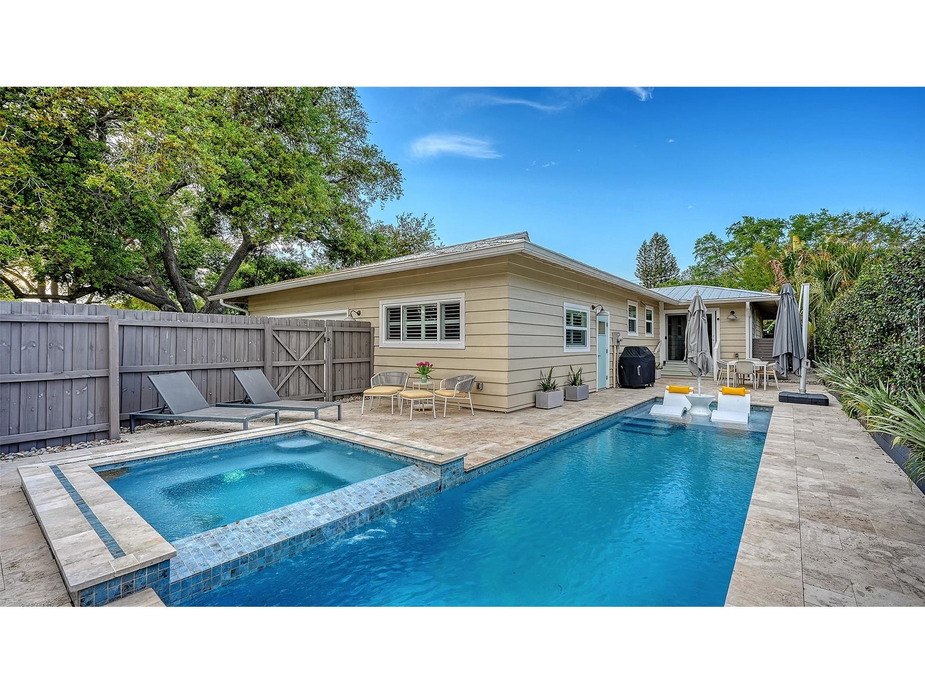 1661 S Jefferson Avenue Sarasota FL 34239 A4684656 image55