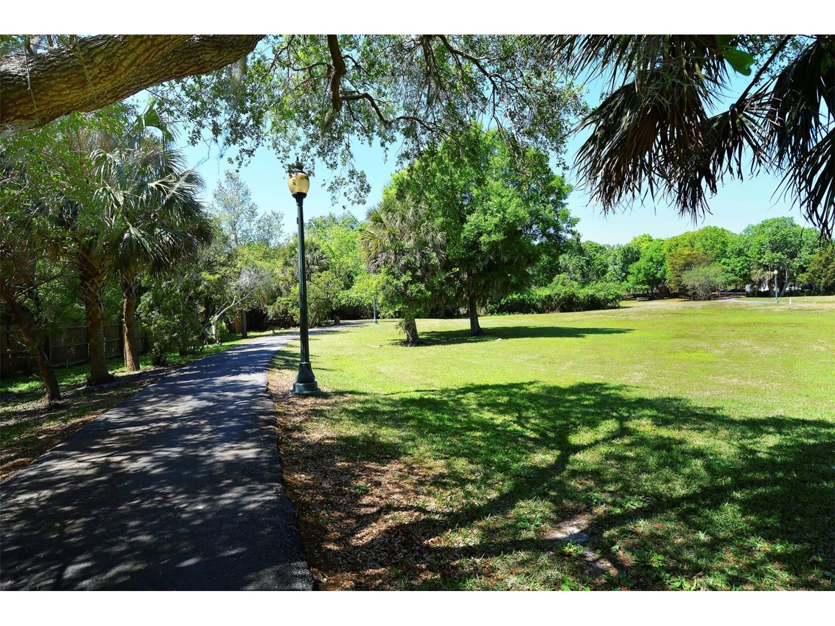 1661 S Jefferson Avenue Sarasota FL 34239 A4684656 image76